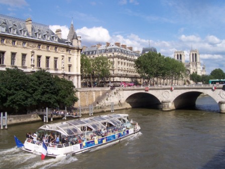 Bateau Mouche, Point St. Michel