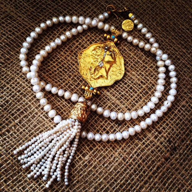 The Hunks would advise wrapping this gorgeous piece elegantly and putting it in the bottom of her stocking.