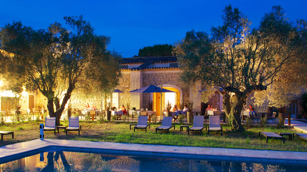vers-pont-du-gard-hotel-la-begude-saint-pierre-354505_1000_560