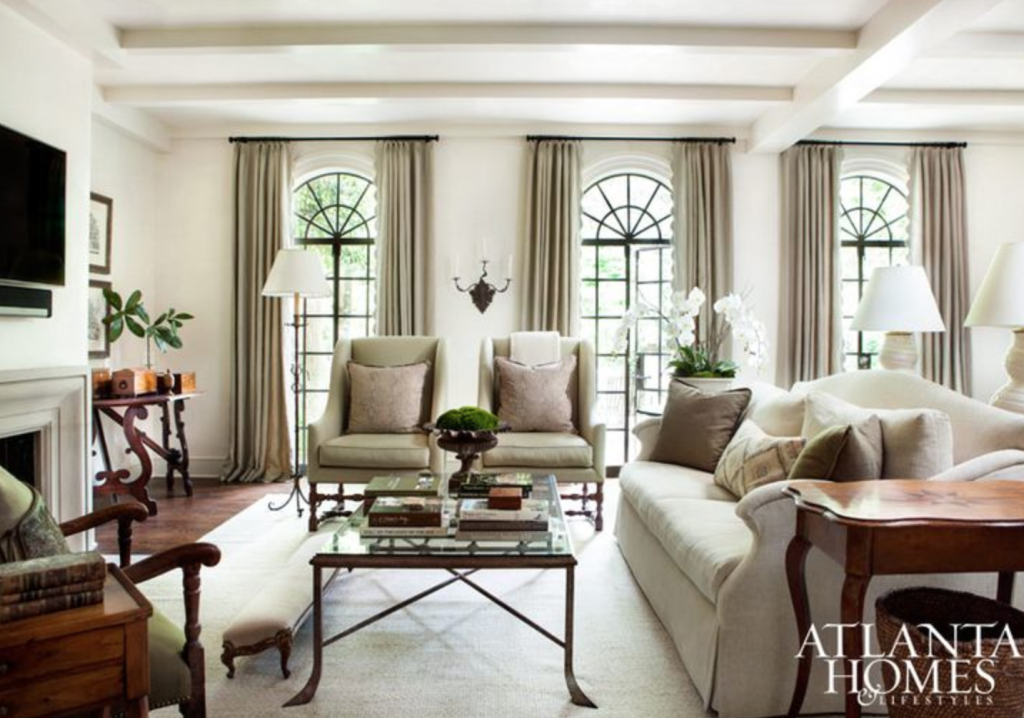 Quiet colors, subtle elegance and a serene atmostphere make this room just drool-worthy.