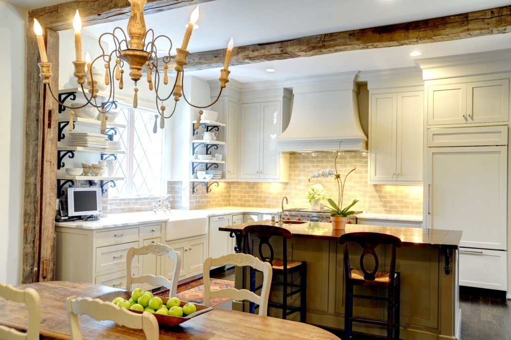 My humble little kitchen a house or two ago. Barbara's design was my inspiration. As they say, imitation is the greatest form of flattery...