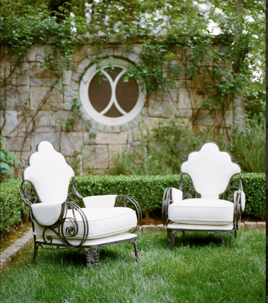 Of course, Suzanne Kasler has the perfect little nook in her garden. From Altanta Homes and Lifestyles. Photo by David Christenson October 13