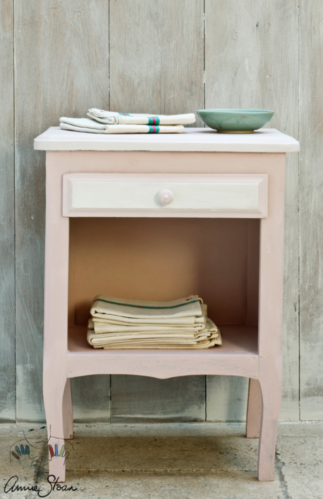 Voila! The perfect little touch of Rose Quartz. From Annie Sloan.