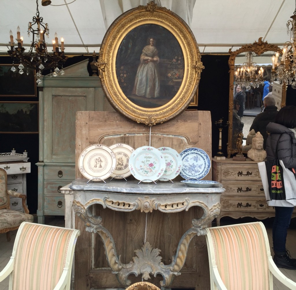 A charming vignette from one of our favorite vendors at Chatou. Courtesy Lisa Mende photo.
