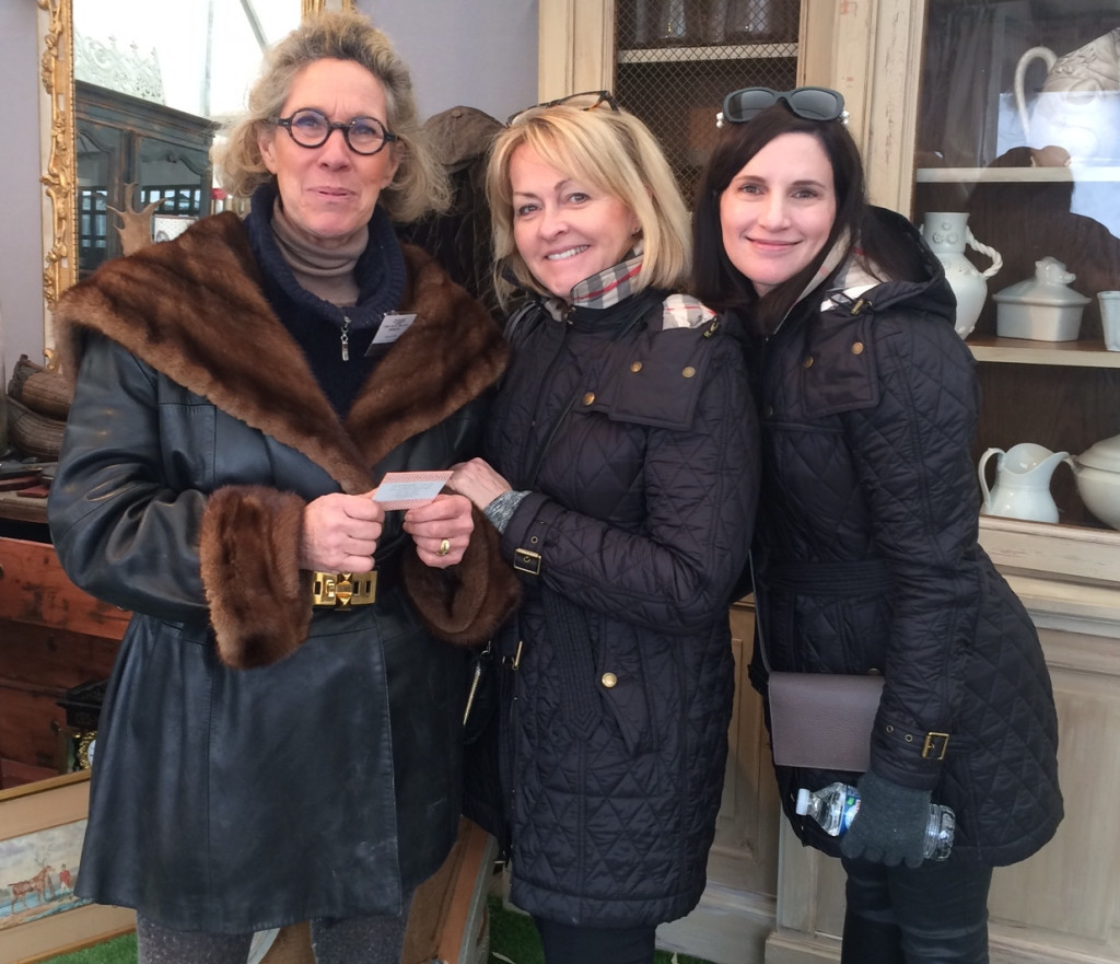 Lisa and Traci make a new pal: Sophie. Love the new friendships.