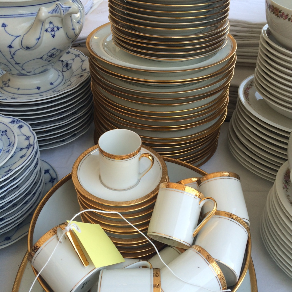 Alva might have been tempted by this lot of china - but Lisa Mende beat her to it!