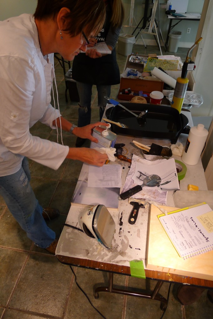 Artist in action Rae Broyles