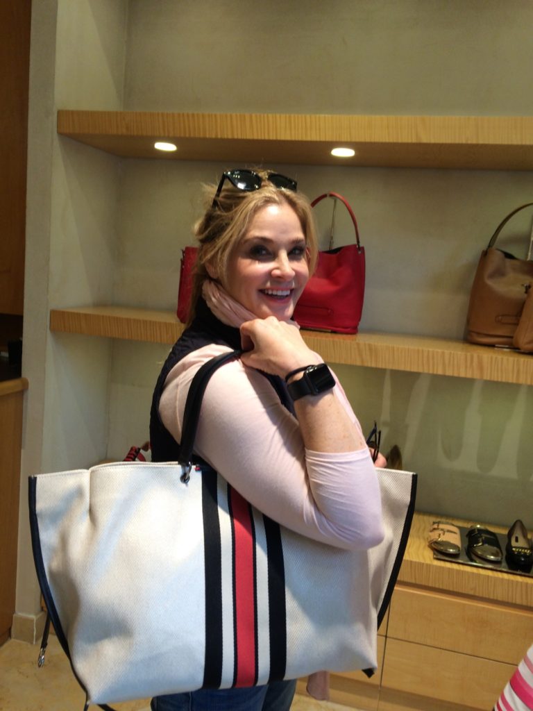 trying-on-bags