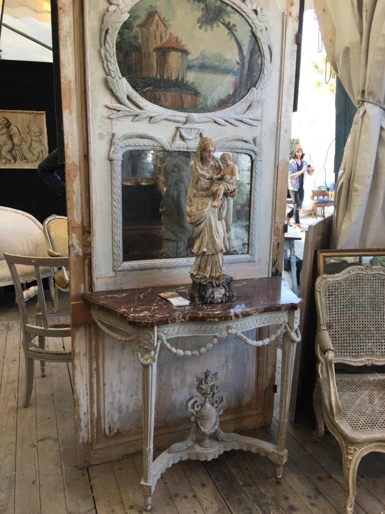A gorgeous trumeau and statue