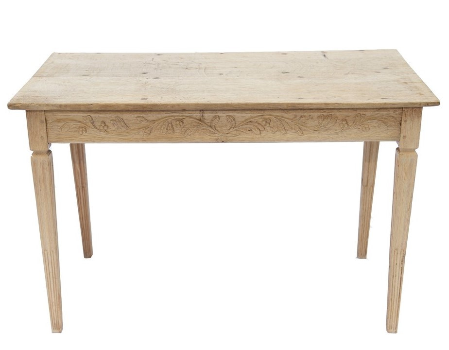 Straight sixteen (although we may prefer sexy sixteen), as in this pretty straight legged Louis XVI oak table from northern France.